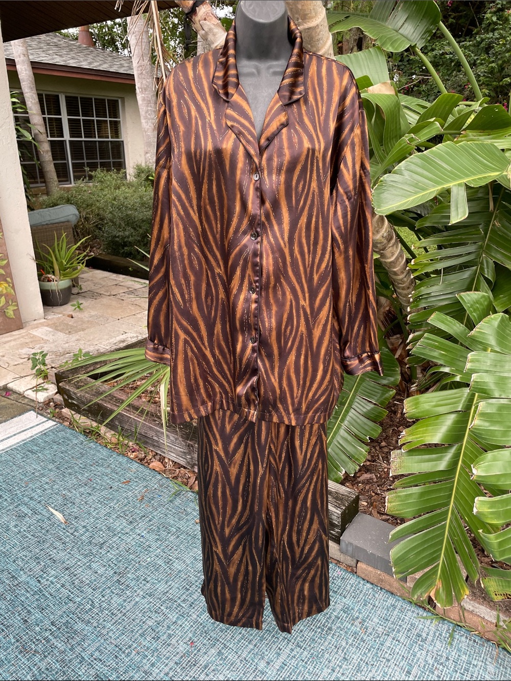 Tiger, print satin pajamas